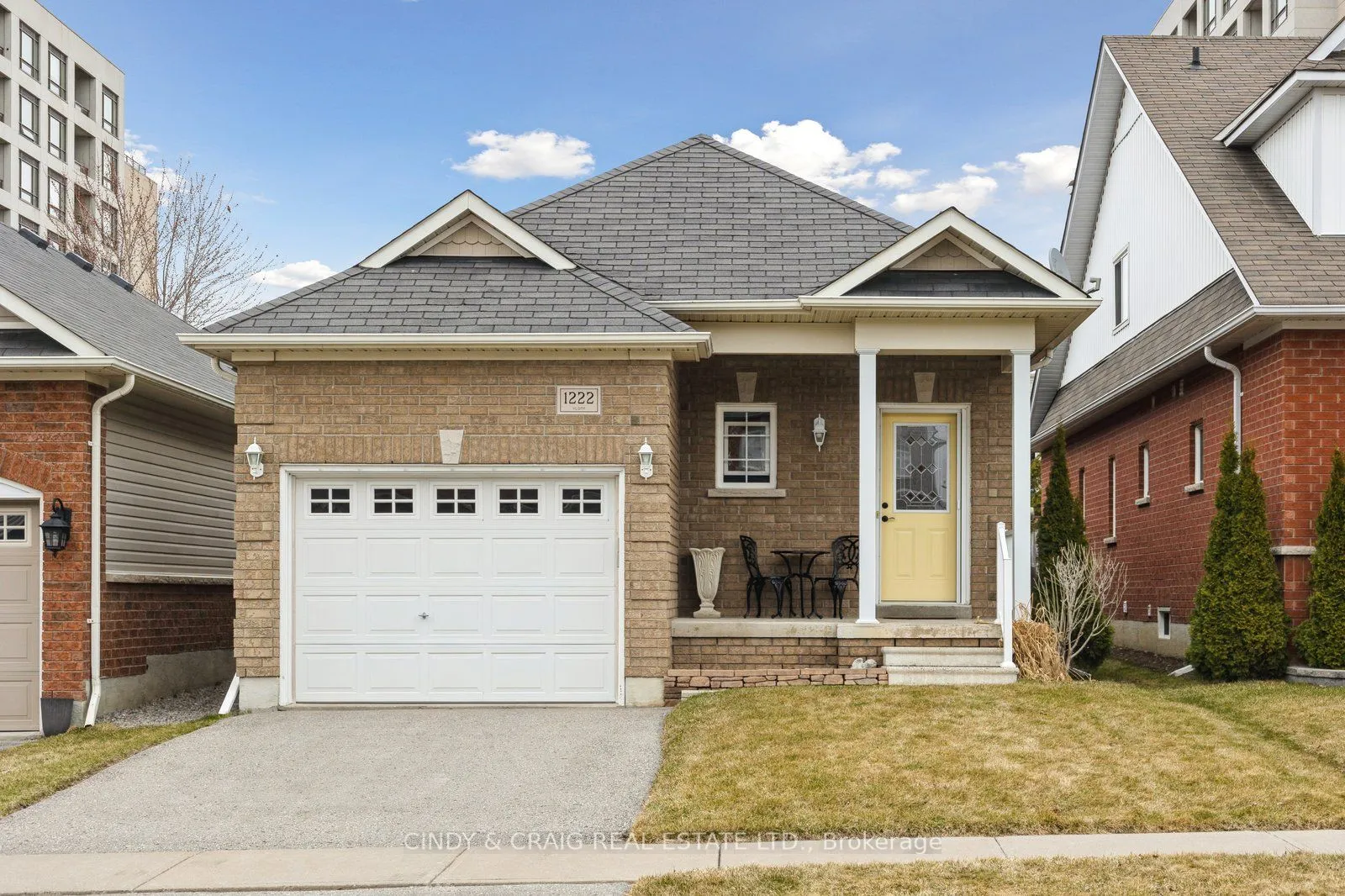 1222 Macinally Court, Oshawa, ON L1K 0B8