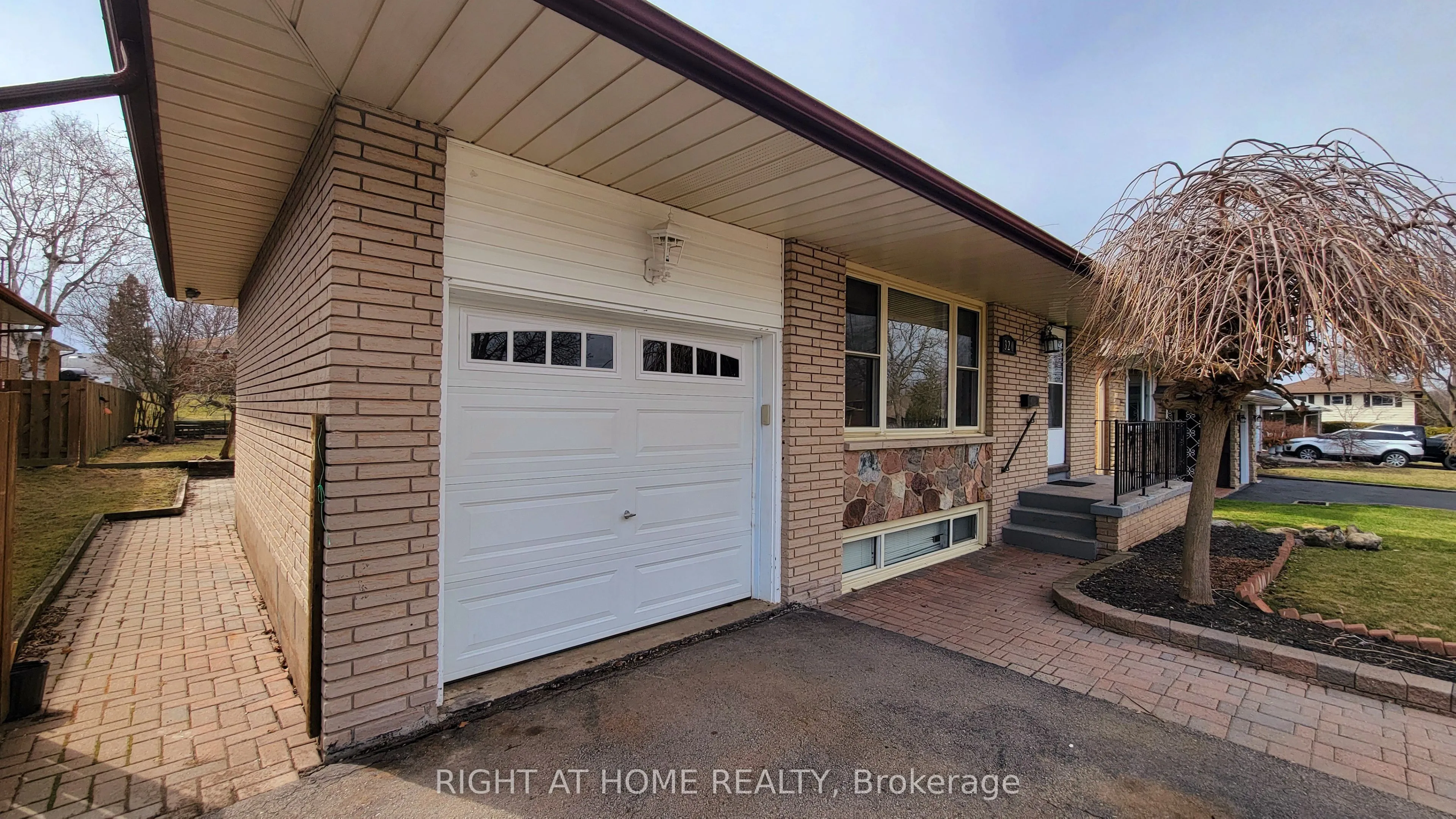 320 Central Park Blvd. N Boulevard, Oshawa, ON L1G 5Z6