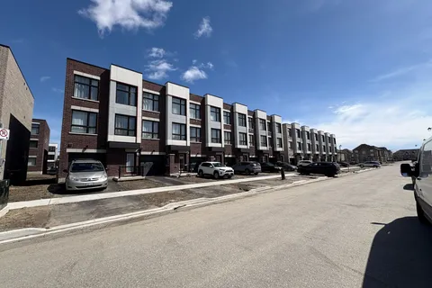 17 Bateson Street, Ajax, ON L1S 7M3