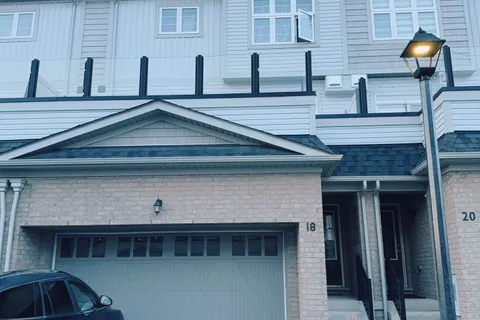 18 Cornerside Way, Whitby, ON L1M 0L8