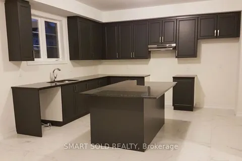 18 Cornerside Way, Whitby, ON L1M 0L8