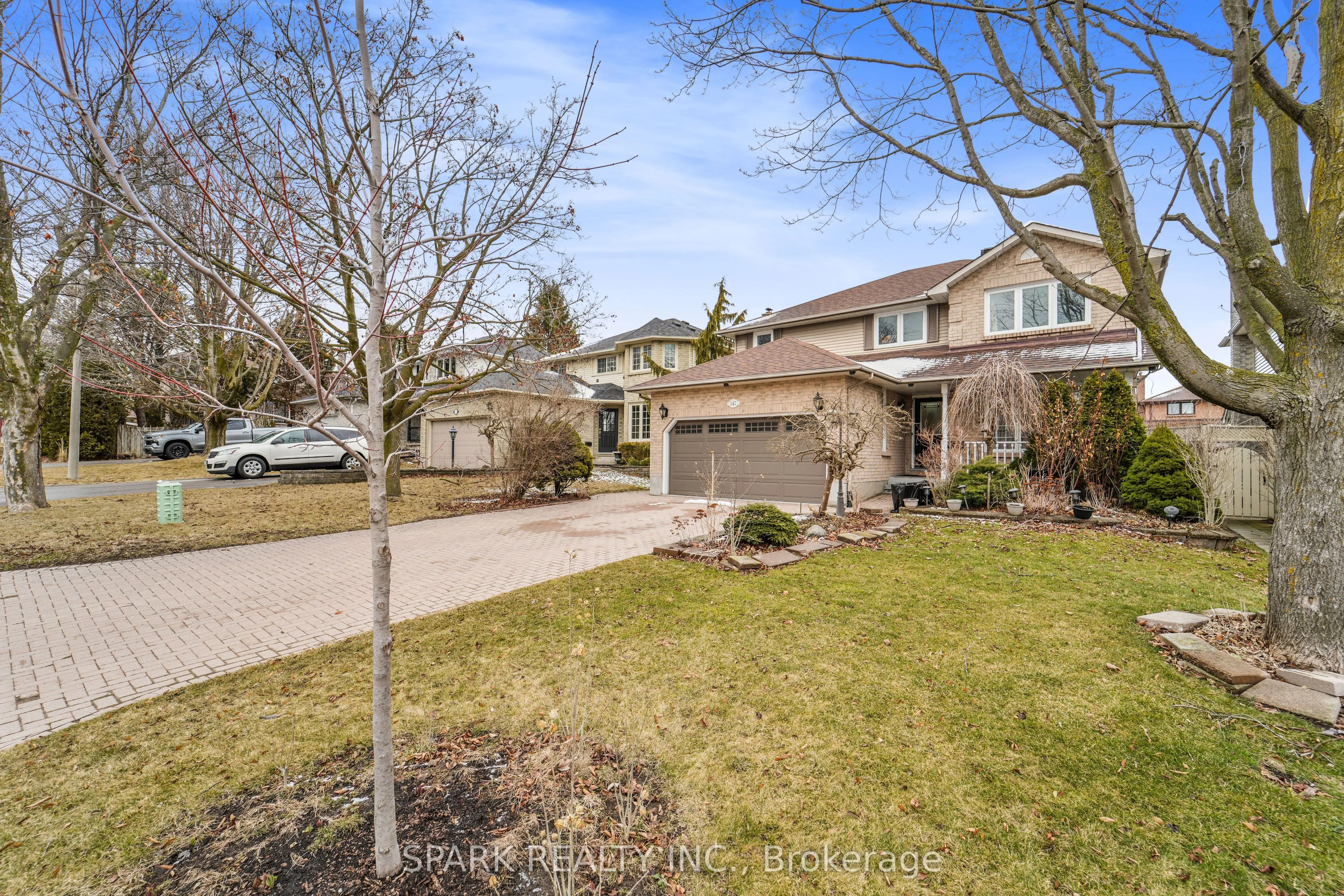 547 Peggoty Circle, Oshawa, ON L1K 2C4