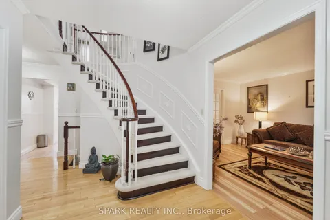 547 Peggoty Circle, Oshawa, ON L1K 2C4