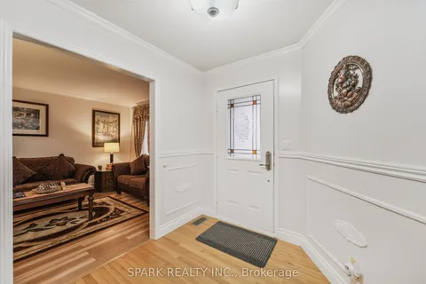 547 Peggoty Circle, Oshawa, ON L1K 2C4