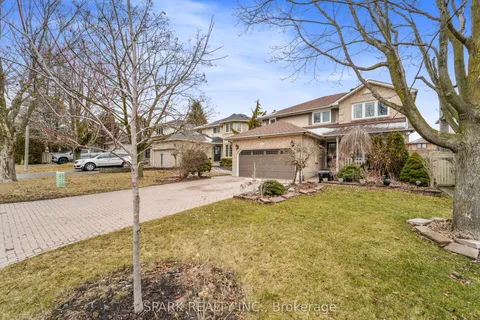 547 Peggoty Circle, Oshawa, ON L1K 2C4