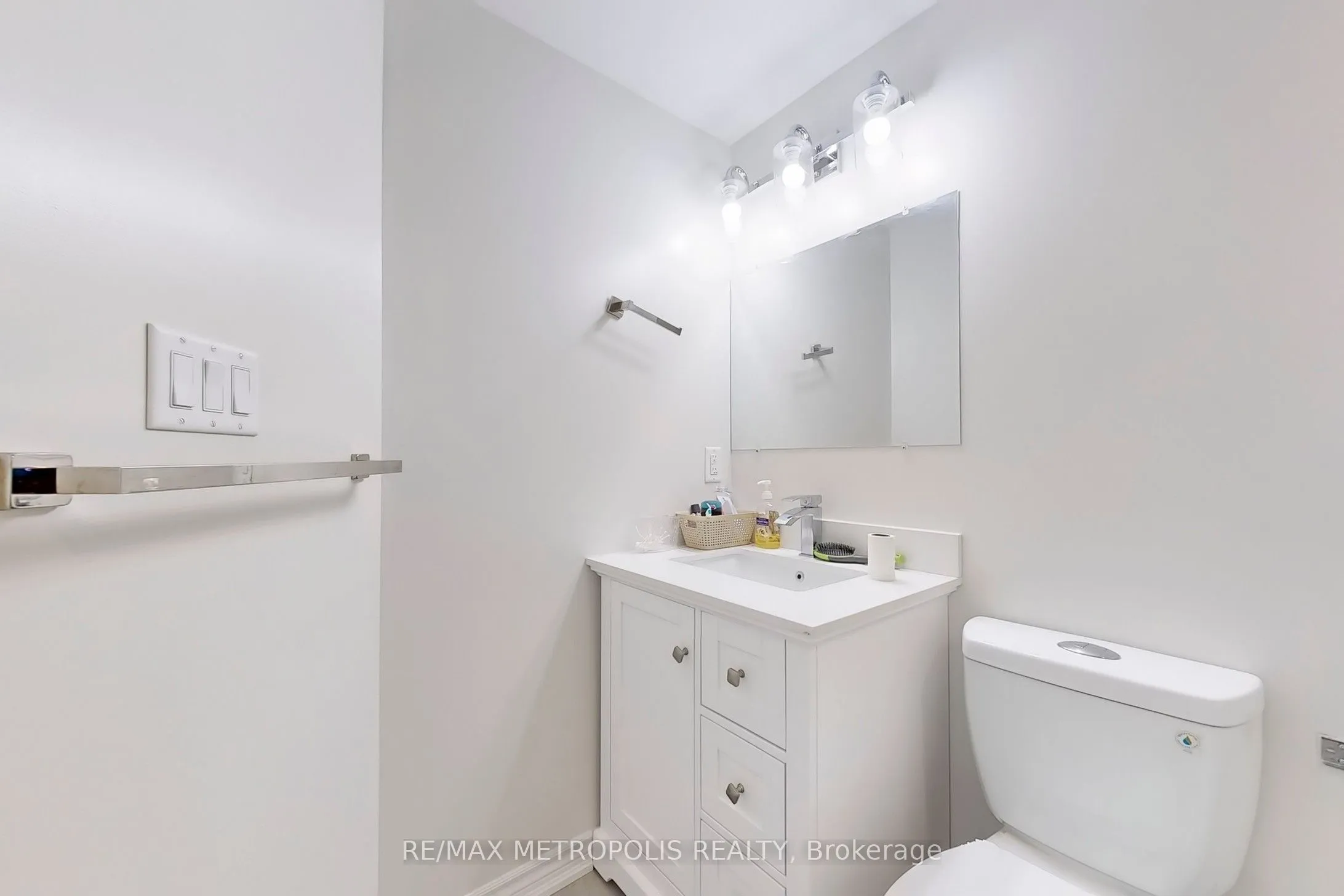 74 Wantanopa Crescent, Toronto, ON M1H 2B4