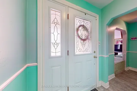 74 Wantanopa Crescent, Toronto, ON M1H 2B4