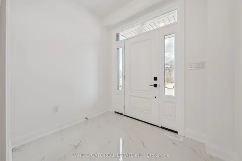 1005 Queensdale Avenue, ON L1H 1H4