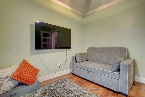 24 Leahurst Drive, Toronto, ON M1L 2C2