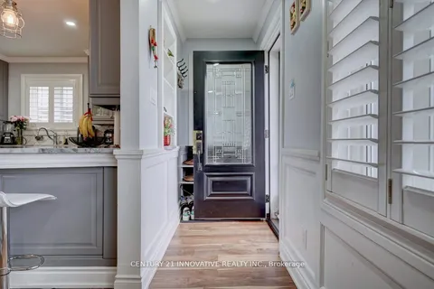 24 Leahurst Drive, Toronto, ON M1L 2C2