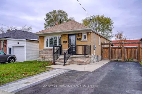 24 Leahurst Drive, Toronto, ON M1L 2C2
