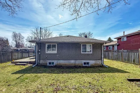825 Naroch Boulevard, Pickering, ON L1W 1T1