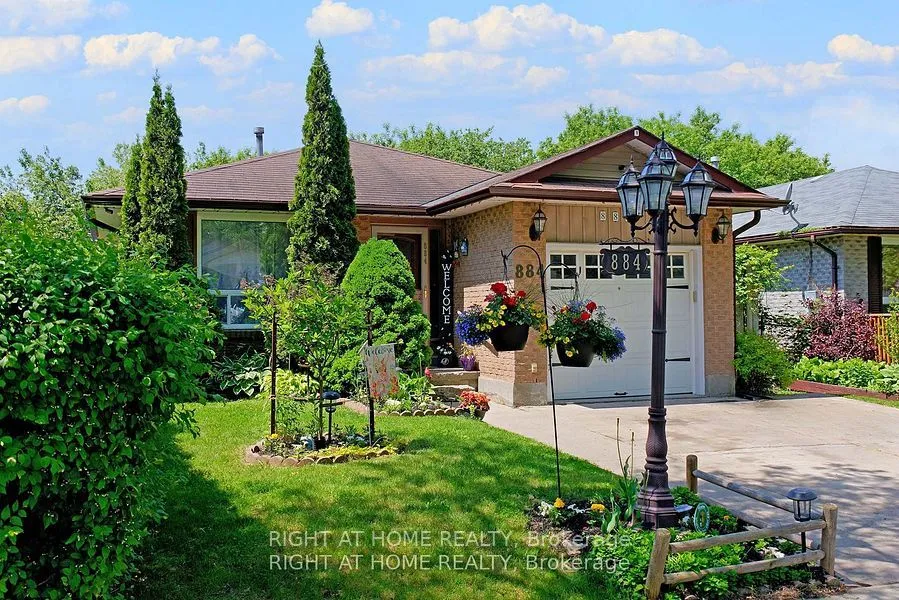 884 Southgate Drive, Oshawa, ON L1H 7Z9