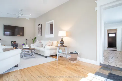 600 Centre Street, Whitby, ON L1N 4T6