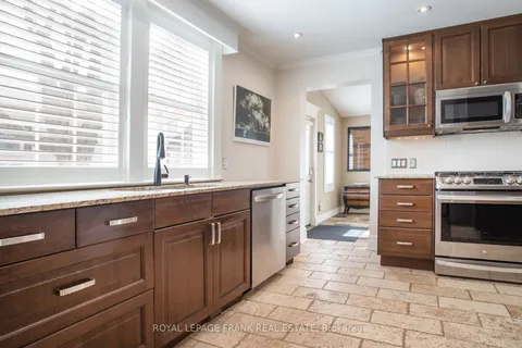 600 Centre Street, Whitby, ON L1N 4T6