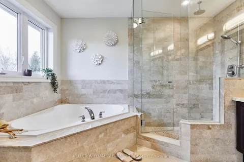 5 Laura Ellis Court, Toronto, ON M1C 0A3