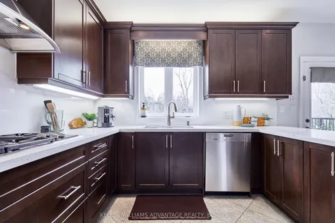 5 Laura Ellis Court, Toronto, ON M1C 0A3