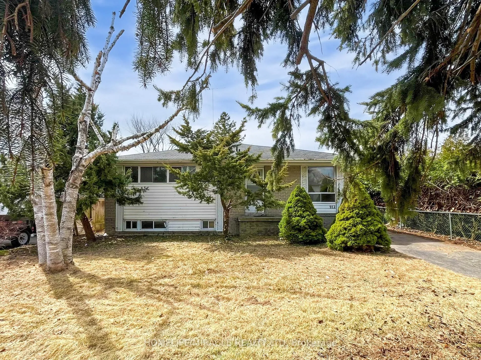 912 Reytan Boulevard, Pickering, ON L1W 1Y7