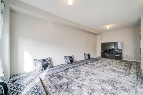319 Windfields Farm Drive, Oshawa, ON L1L 0M2