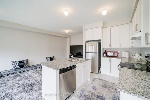 319 Windfields Farm Drive, Oshawa, ON L1L 0M2