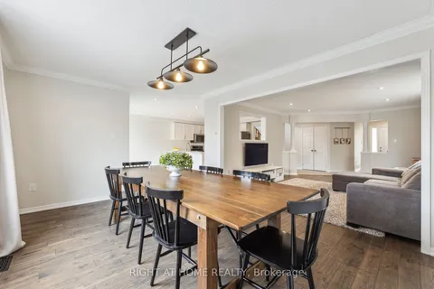 92 Longueuil Place, Whitby, ON L1R 3H1