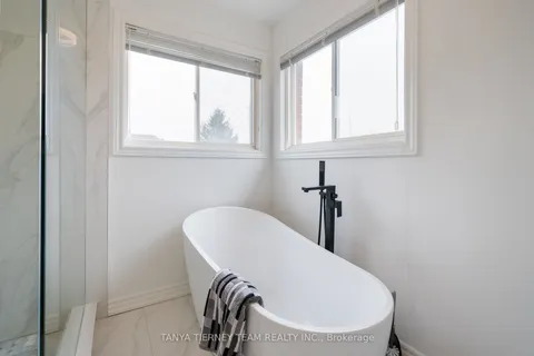 38 Kimberly Drive, Whitby, ON L1M 1K5