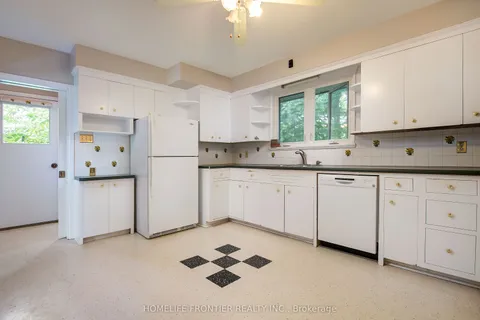 541 Rouge Hills Drive, Toronto, ON M1C 2Z9