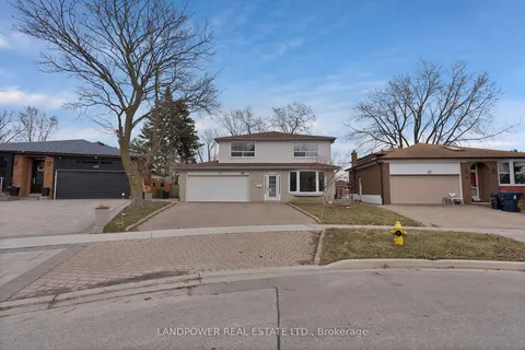 11 Dunsdale Square, Toronto, ON M1S 2L7