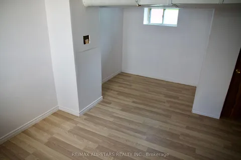 29 North Woodrow Boulevard, Toronto, ON M1K 1W2