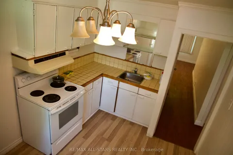 29 North Woodrow Boulevard, Toronto, ON M1K 1W2