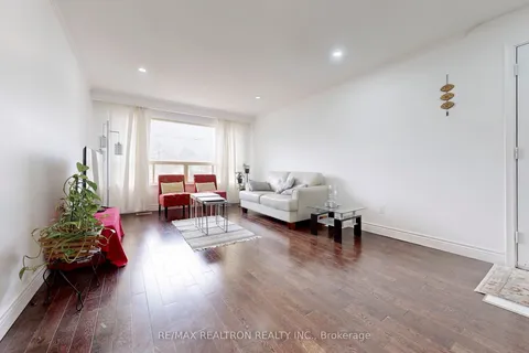 43 GRAYLEE Avenue, Toronto, ON M1J 1M7