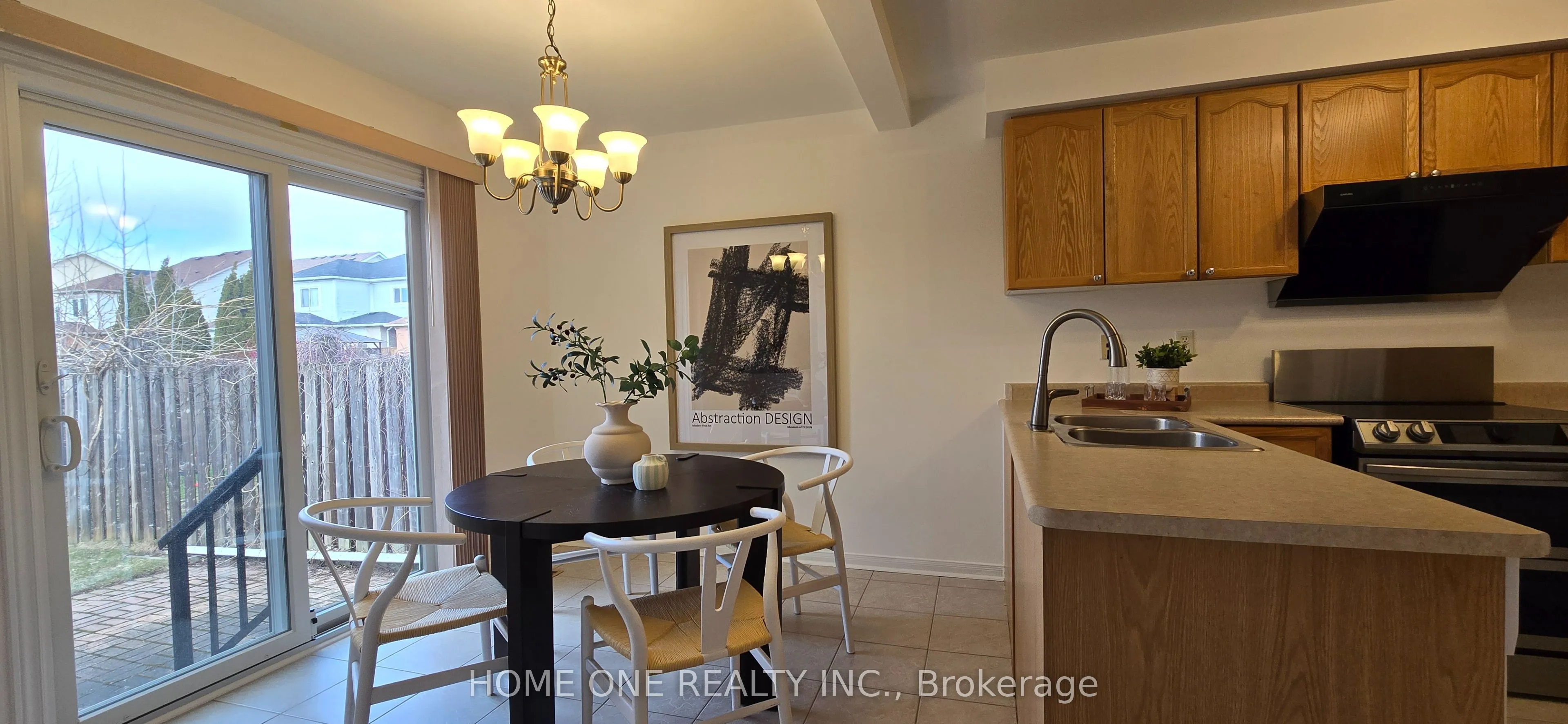 155 Bourbon Place, Whitby, ON L1R 3C6