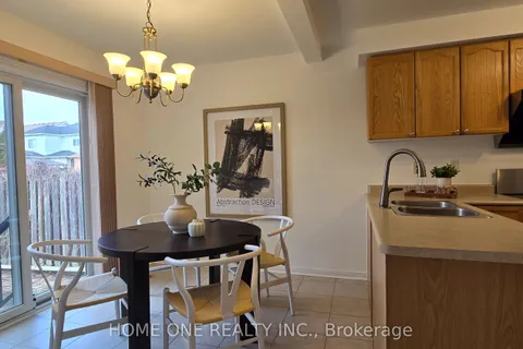 155 Bourbon Place, Whitby, ON L1R 3C6