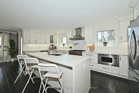 8 Brumwell Street, Toronto, ON M1C 2K8