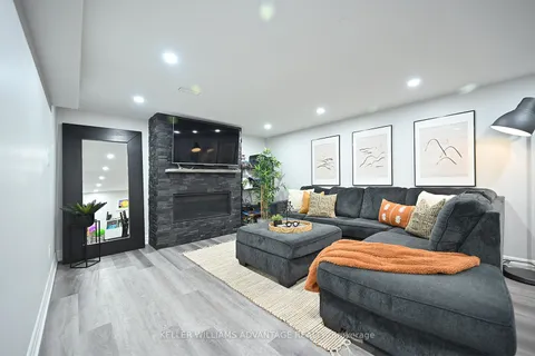 8 Brumwell Street, Toronto, ON M1C 2K8