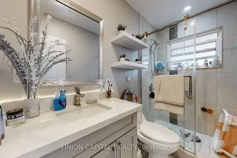 735 Tennyson Avenue, Oshawa, ON L1H 3K5