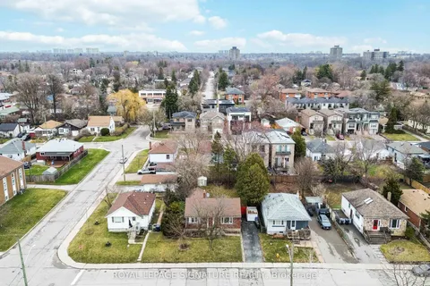 75 Westbourne Avenue, Toronto, ON M1L 2Y3