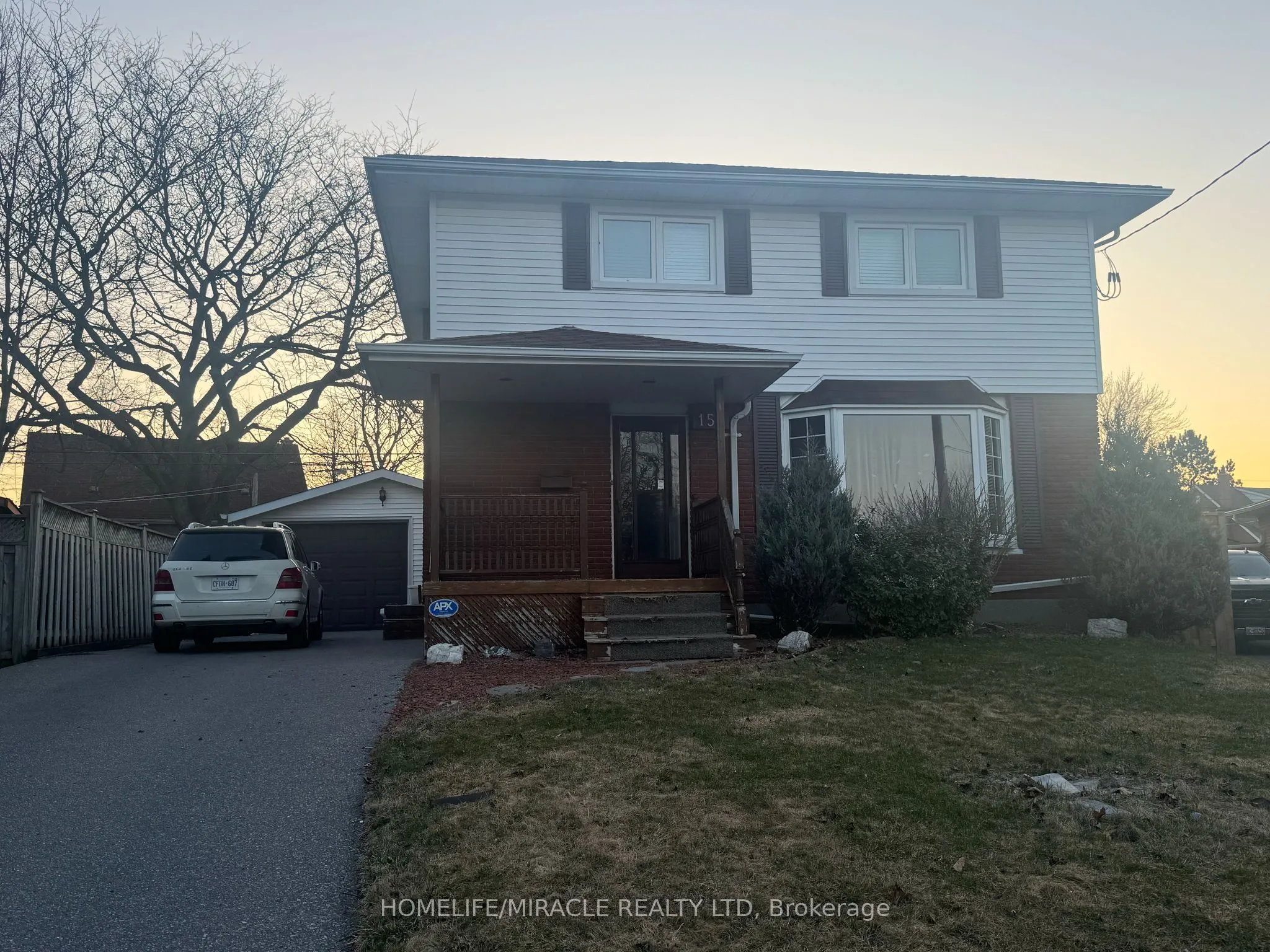 156 Gladstone Avenue, Oshawa, ON L1J 4E7