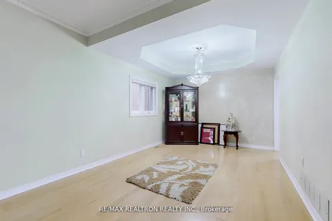 1139 Gossamer Drive, Pickering, ON L1X 2T8