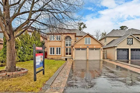 1139 Gossamer Drive, Pickering, ON L1X 2T8