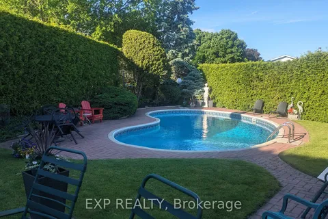353 Siena Court, Oshawa, ON L1J 6V5
