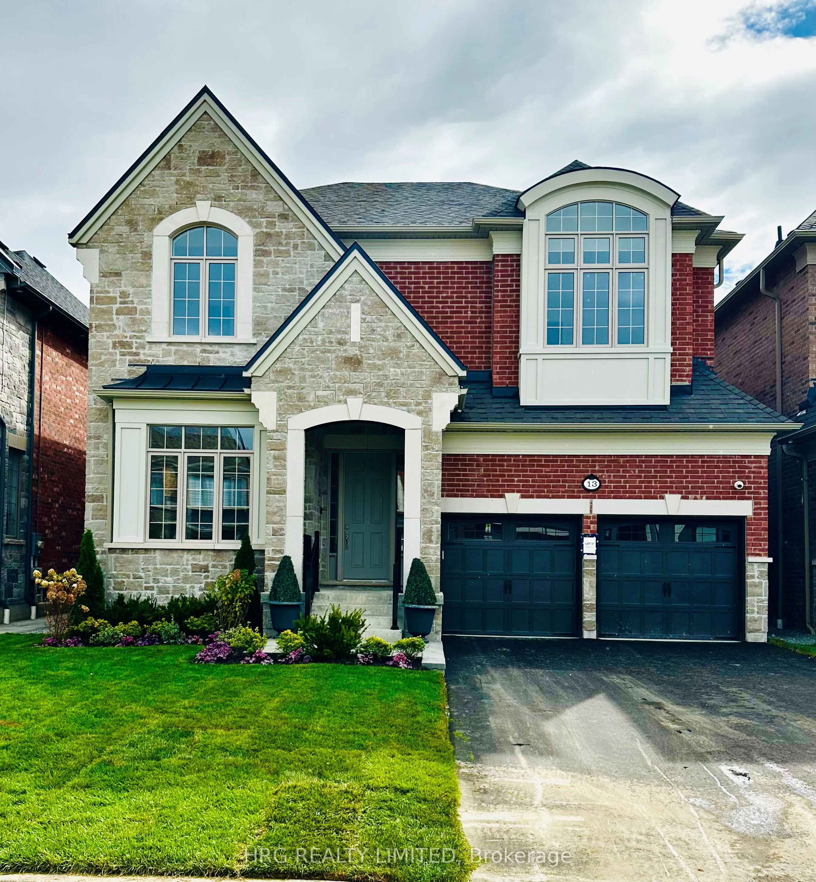 13 Brabin Circle, Whitby, ON L1P 0C1