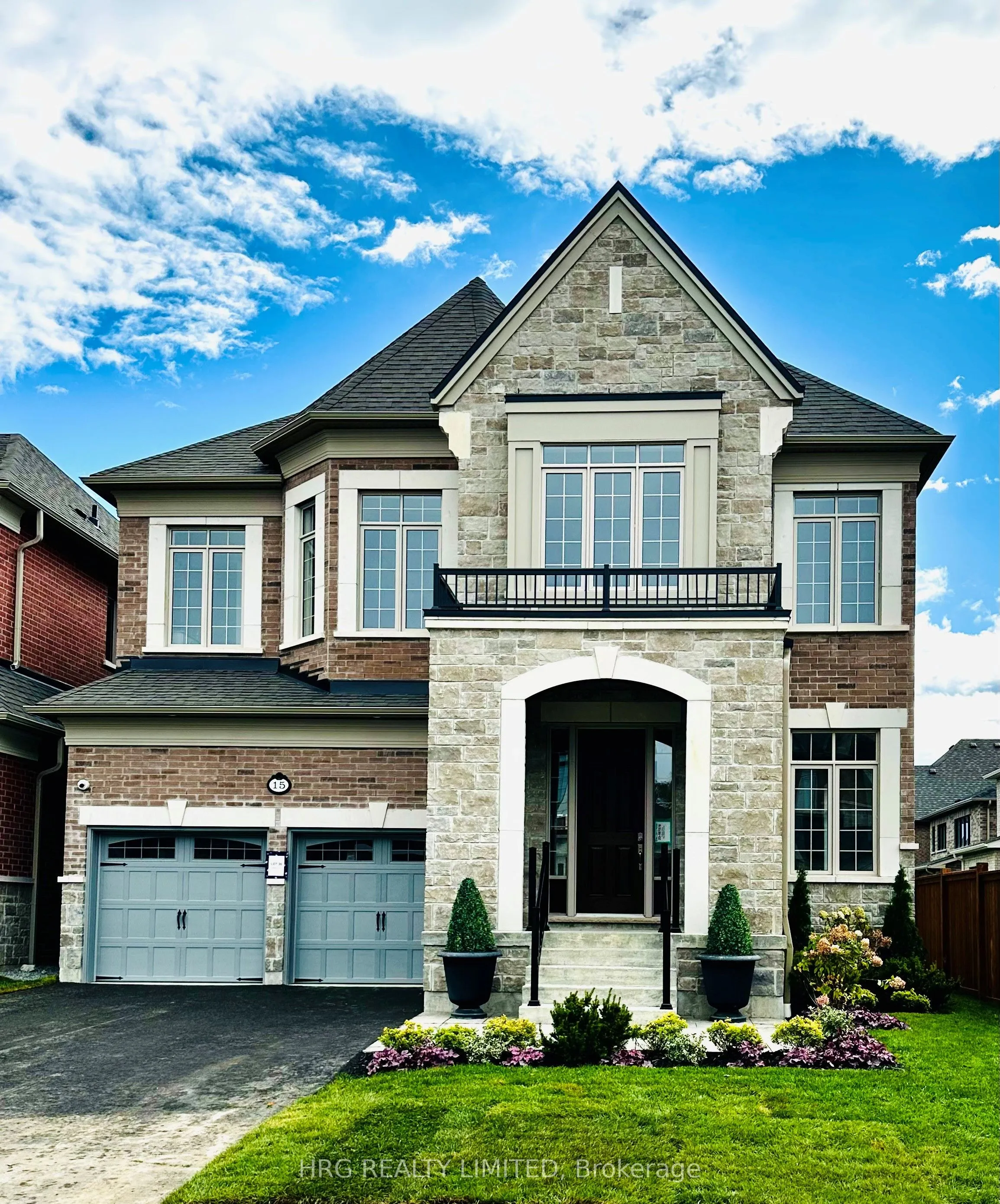 15 Brabin Circle, Whitby, ON L1P 0C1