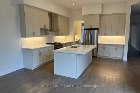 15 Brabin Circle, Whitby, ON L1P 0C1