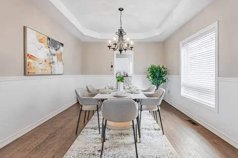51 Hanson Crescent, Whitby, ON L1M 2K9