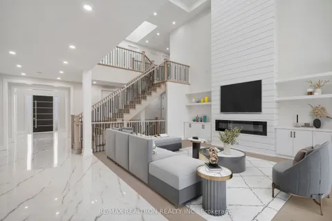 1750 Fairport Road, Pickering, ON L1V 1S8