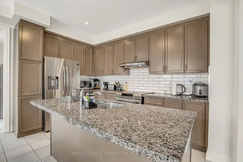 300 Symington Court, Oshawa, ON L1L 0J9