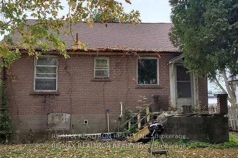 101 Harewood Avenue, Toronto, ON M1M 2R4