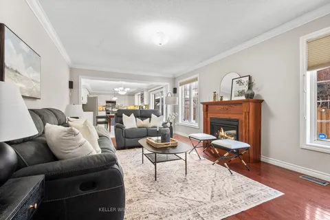 10 Westacott Crescent, Ajax, ON L1T 4H6
