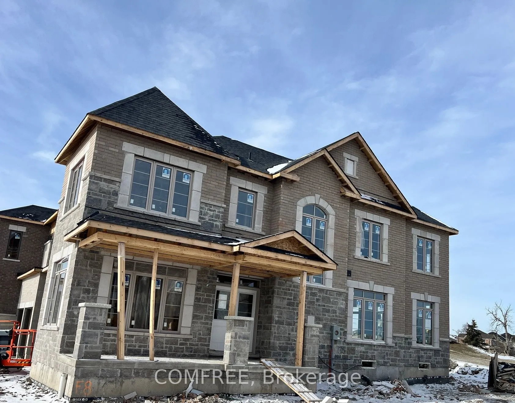 16 Fire King Drive, Whitby, ON L1P 0R4